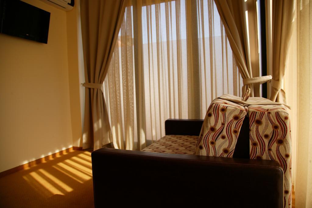 Garni Hotel Contact Belgrado Quarto foto