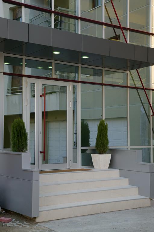 Garni Hotel Contact Belgrado Exterior foto