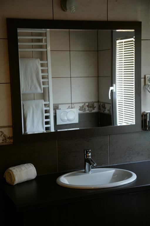Garni Hotel Contact Belgrado Exterior foto