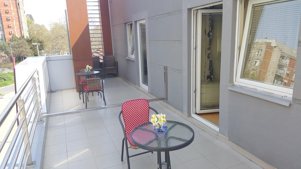 Garni Hotel Contact Belgrado Exterior foto