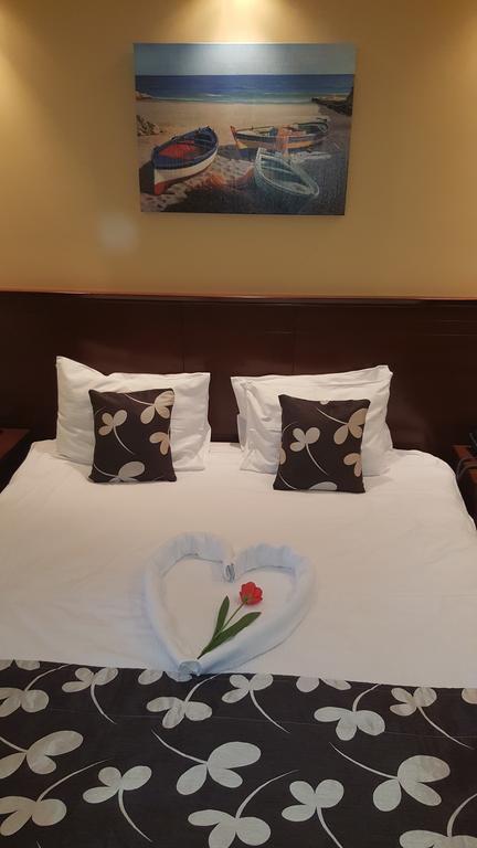 Garni Hotel Contact Belgrado Exterior foto
