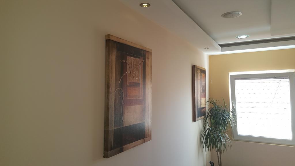Garni Hotel Contact Belgrado Exterior foto
