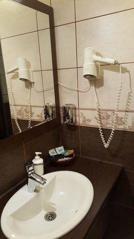 Garni Hotel Contact Belgrado Exterior foto