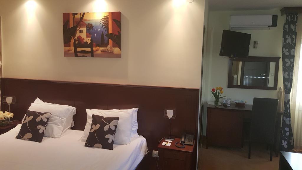 Garni Hotel Contact Belgrado Exterior foto